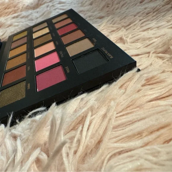Huda Beauty Palette - Picture 3 of 4